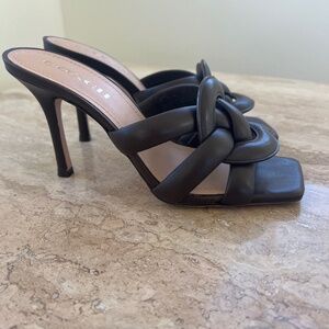 Coach heels like new!